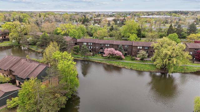 front view picture of 2537 Meade Court, Ann Arbor, MI. 48105