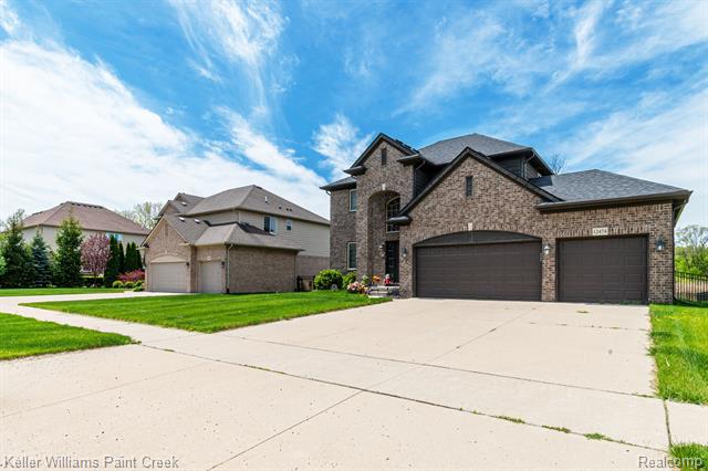 front view picture of 12474 Clinton River Road, Sterling Heights, MI. 48313