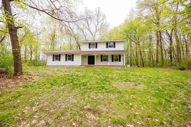 front view picture of 1115 Jeffrey Lane, Saline, MI. 48176