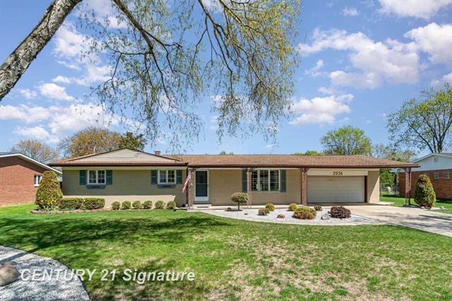 front view picture of 2936 Reppuhn Drive, Saginaw, MI. 48603