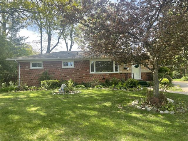 front view picture of 950 Raymond Street, Ann Arbor, MI. 48103