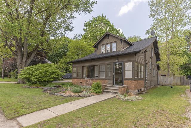 front view picture of 518 S Clinton Street, Stockbridge, MI. 49285