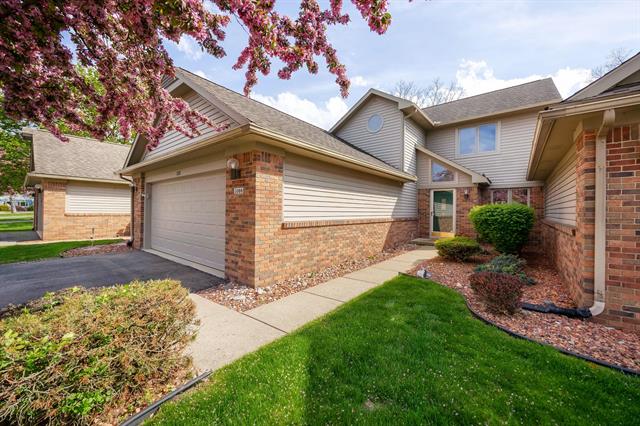 front view picture of 3108 N Rivers Edge Drive, Wayne, MI. 48184