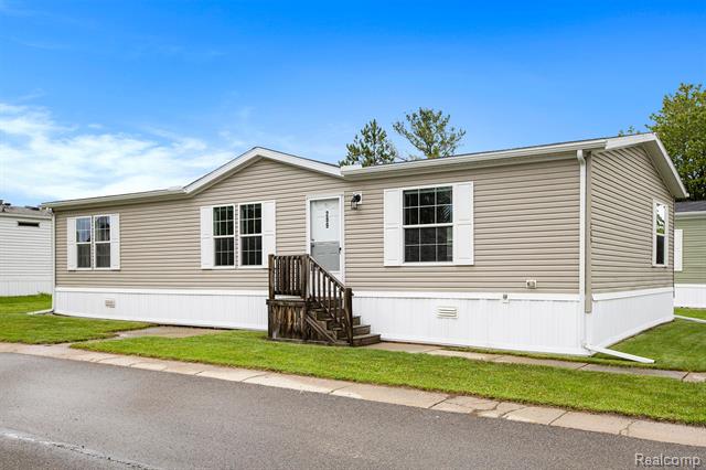 front view picture of 6655 Jackson #289 Road, Ann Arbor, MI. 48103