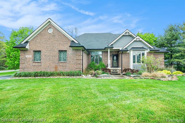 front view picture of 13055 Eagle, South Lyon, MI. 48178
