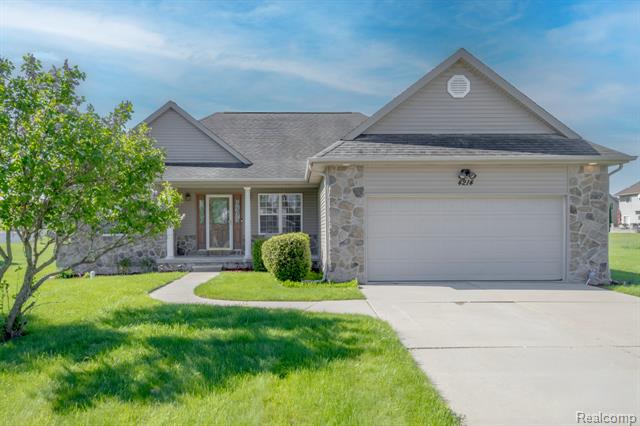 front view picture of 4214 Cayuga Trail, Flint, MI. 48532