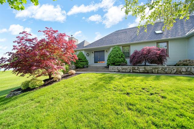 front view picture of 676 Stonecrest, Adrian, MI. 49221