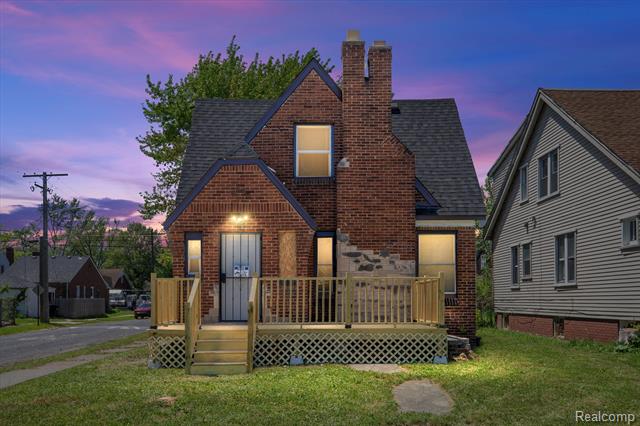 front view picture of 18903 Westphalia Street, Detroit, MI. 48205