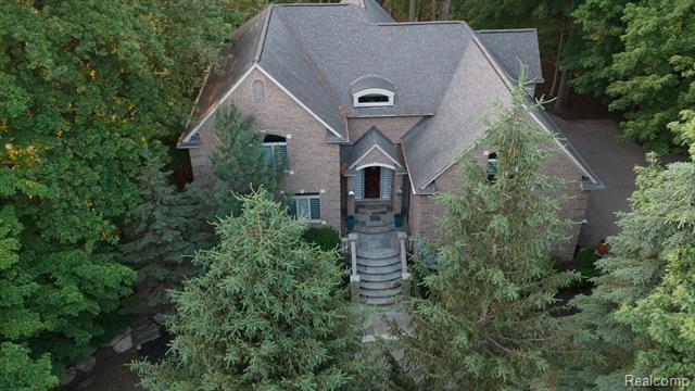 front view picture of 21480 Lujon Court, Northville, MI. 48167