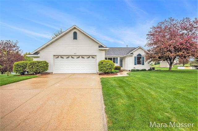 front view picture of 893 Camellia Lane, Wayland, MI. 49348