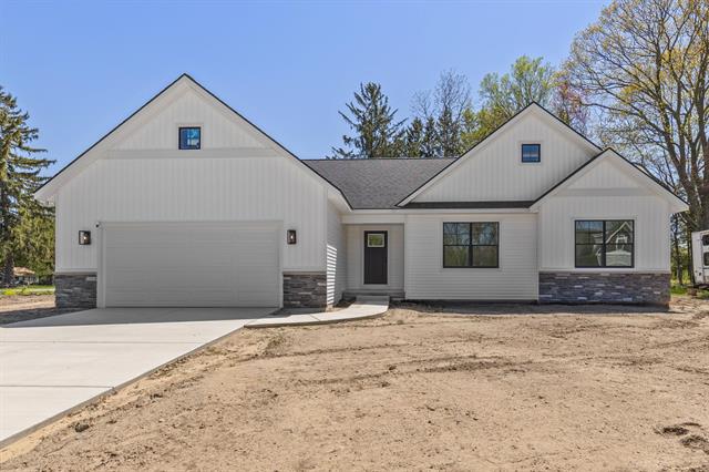 front view picture of 4020 Tall Timber Drive Nw, Grand Rapids, MI. 49534