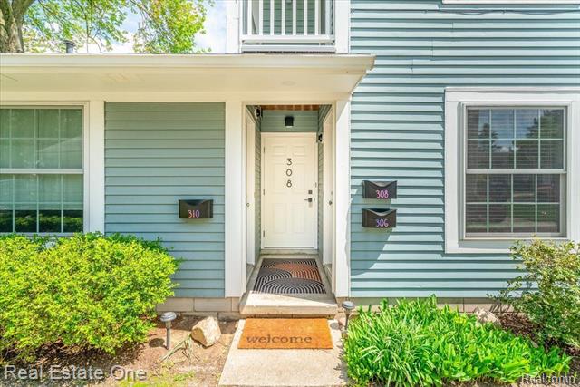 front view picture of 308 Roe Street, Plymouth, MI. 48170