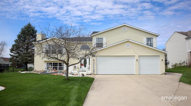 front view picture of 8517 Green Valley Road Se, Caledonia, MI. 49316