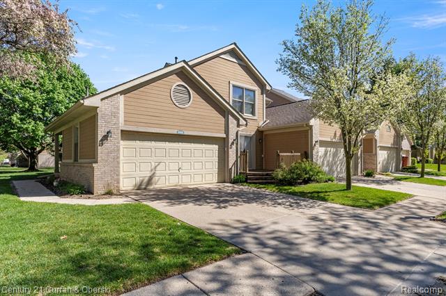 front view picture of 9402 Westwind Drive, Livonia, MI. 48150
