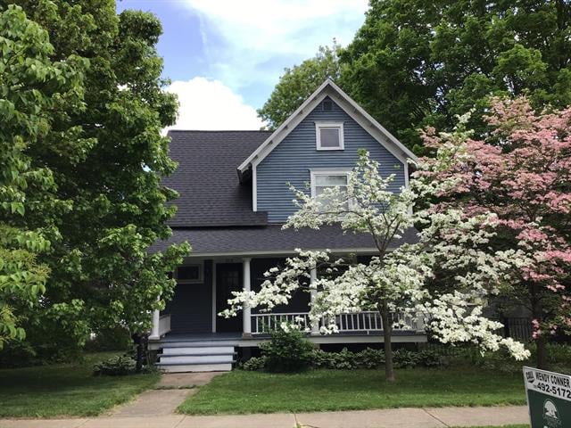 front view picture of 315 S Michigan Avenue, Vicksburg, MI. 49097