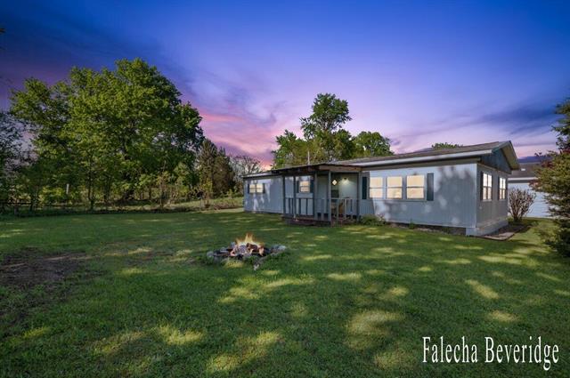 front view picture of 914 32Nd Street, Allegan, MI. 49010