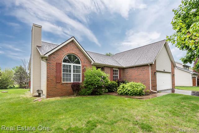 front view picture of 9238 Appleview, Brighton, MI. 48116