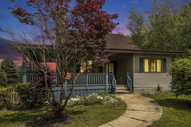 front view picture of 6528 Douglas Avenue, Kalamazoo, MI. 49009