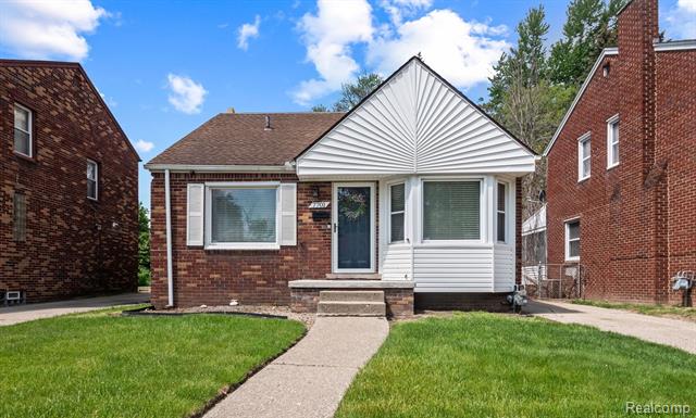 front view picture of 7701 Dacosta, Redford, MI. 48239