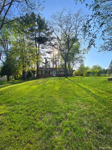 front view picture of 7400 Willow, Lexington, MI. 48450