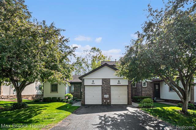 front view picture of 9029 E Bluewater Drive, Clarkston, MI. 48348
