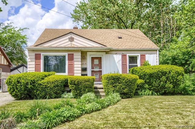front view picture of 2818 Miller Road, Flint, MI. 48503