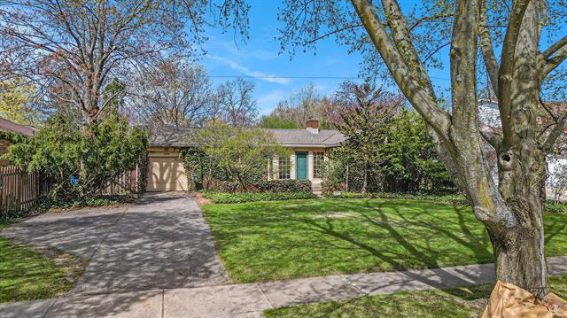 front view picture of 1439 Sherwood Avenue Se, Grand Rapids, MI. 49506