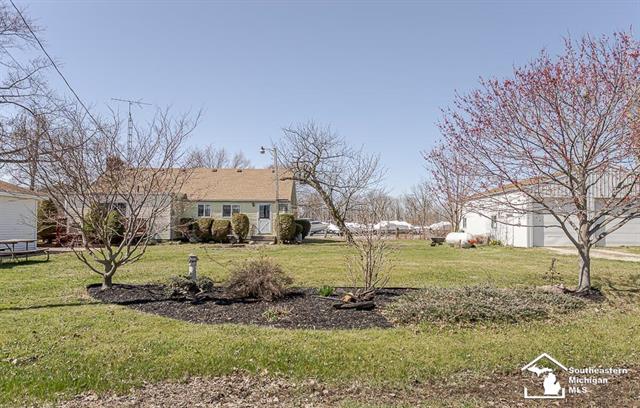 front view picture of 7109 Iroquois Drive, Erie, MI. 48133