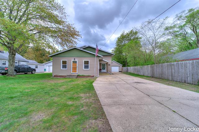 front view picture of 608 Porter Road, Muskegon, MI. 49441