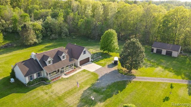 front view picture of 4231 Lippincott Road, Lapeer, MI. 48446