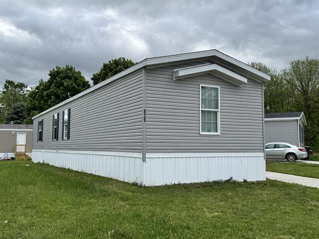 front view picture of 839 Oxford, Manitou Beach, MI. 49253