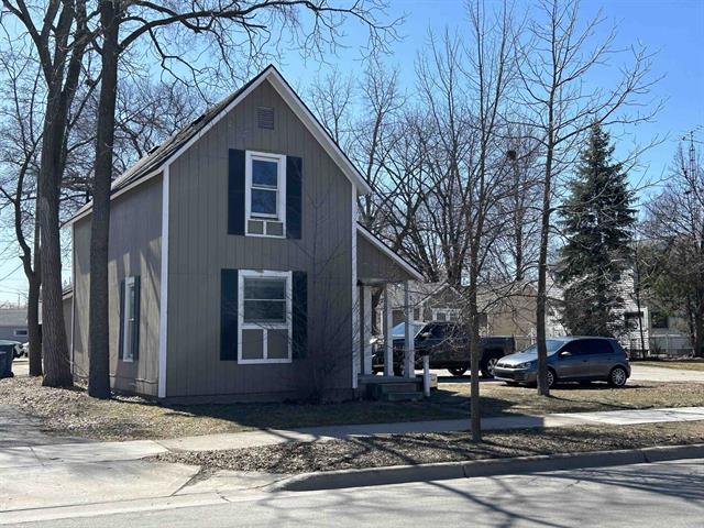 front view picture of 812 E Eighth, Traverse City, MI. 49686