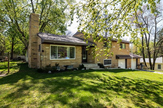 front view picture of 3642 Fuller Avenue Ne, Grand Rapids, MI. 49525