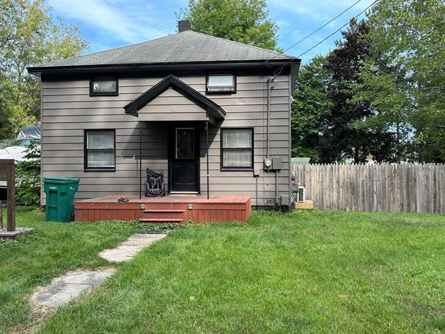 front view picture of 419 Twelfth Avenue, Tawas City, MI. 48763