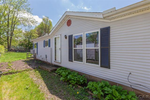 front view picture of 943 Howell Avenue, Adrian, MI. 49221