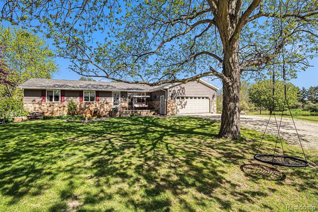 front view picture of 4172 Skinner Lake Road, Lapeer, MI. 48446