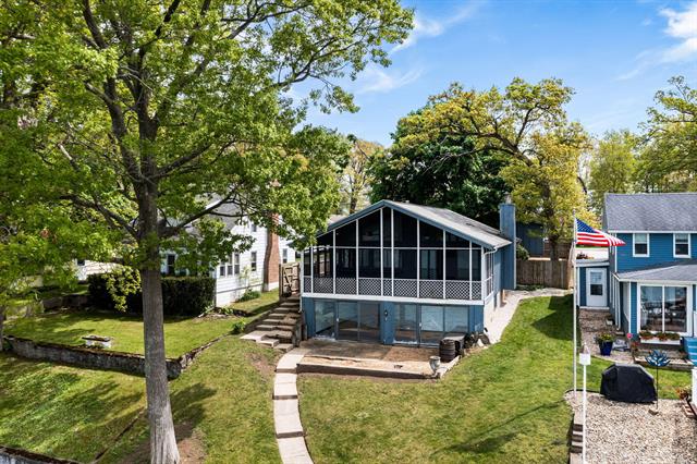 front view picture of 23542 S Shore Drive, Edwardsburg, MI. 49112