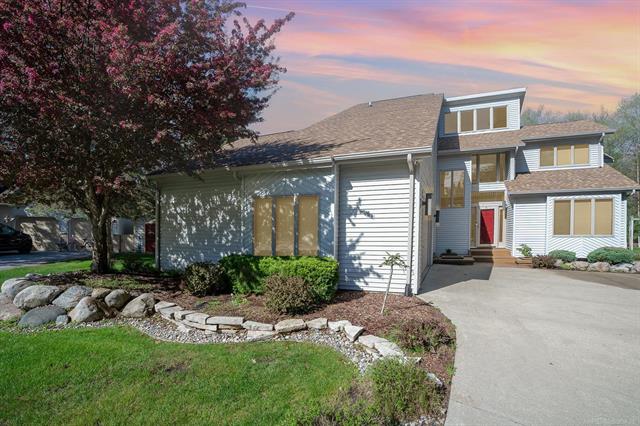 front view picture of 118 Harbor Court, Houghton Lake, MI. 48629