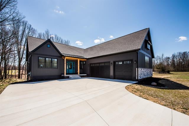 front view picture of 5215 Grande View Lane, Jackson, MI. 49201