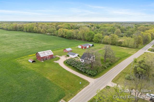 front view picture of 49 E 112Th Street, Grant, MI. 49327