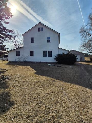 front view picture of 7584 S Brinton Road, Blanchard, MI. 49310
