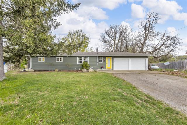 front view picture of 11050 Erie Road Road, Parma, MI. 49269