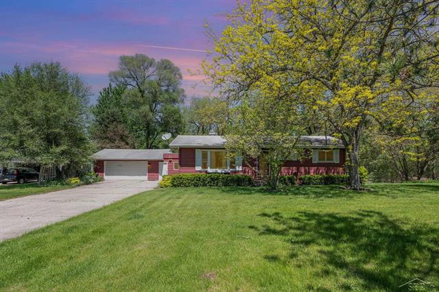 front view picture of 11420 Lakefield Road, Saint Charles, MI. 48655