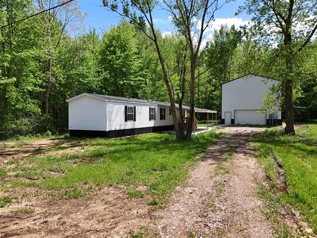 front view picture of 16747 Williamsville Street, Vandalia, MI. 49095