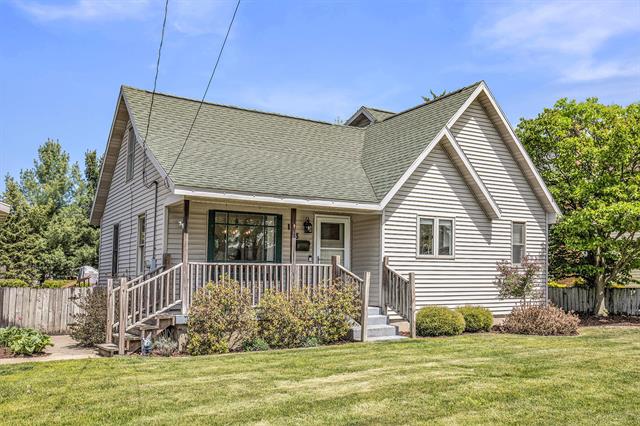 front view picture of 123 Montebello Street Se, Grand Rapids, MI. 49548