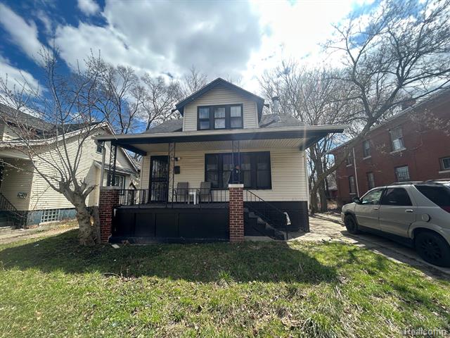 front view picture of 11816 Flanders Street, Detroit, MI. 48205