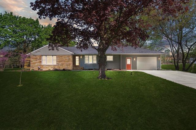 front view picture of 1431 E Oliver Street, Owosso, MI. 48867