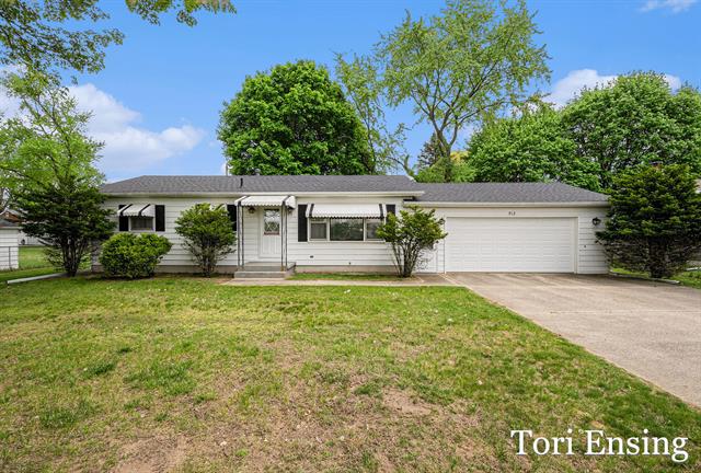 front view picture of 512 Maple Street, Greenville, MI. 48838