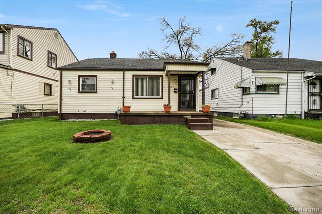 front view picture of 19307 Fenmore Street, Detroit, MI. 48235