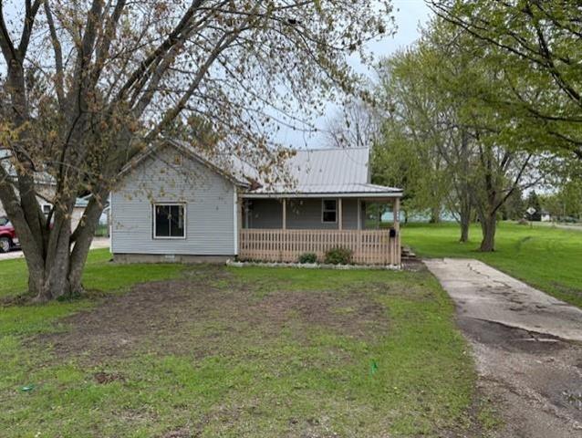 front view picture of 219 S Bankson, Saint Louis, MI. 48880